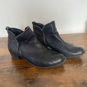 Lucky Brand 🤍 black booties